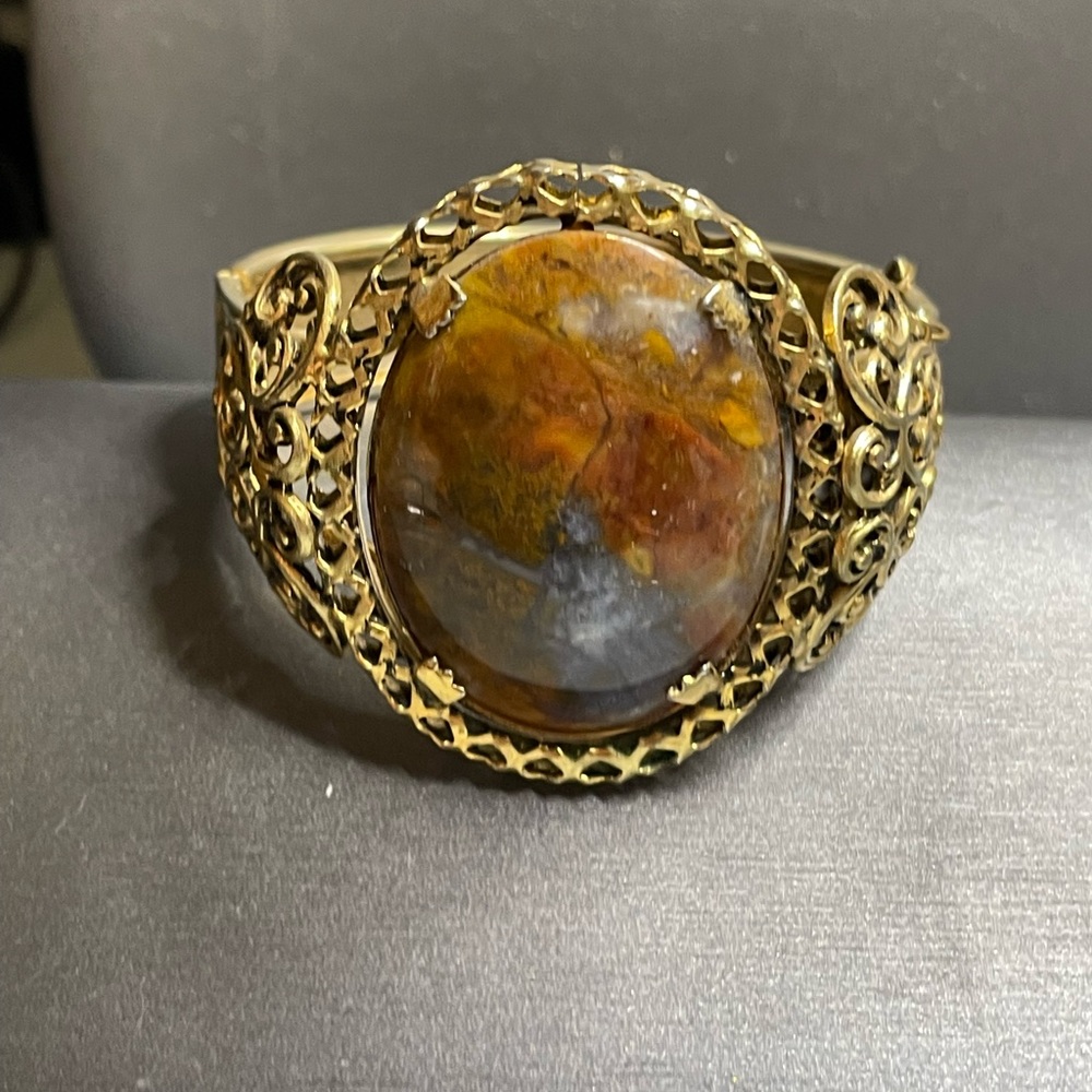 Vintage 40mm Agate Locking Cuff Bracelet  Safety Chain Victorian Look Brass Sz 7 - Picture 8 of 11